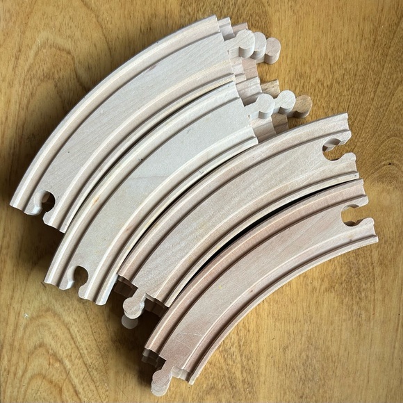 Imaginarium Figure 8 Wooden Train Set. Ideal Beginner’s Set. - Picture 3 of 10